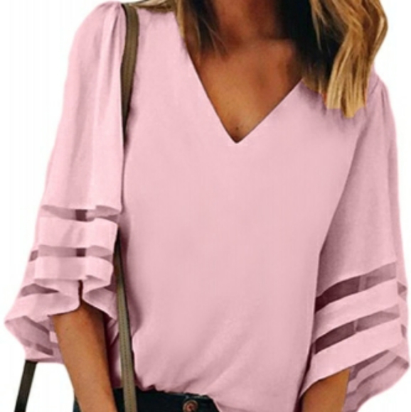 Tops - 💥3/$15💥Pink bell sleeve blouse